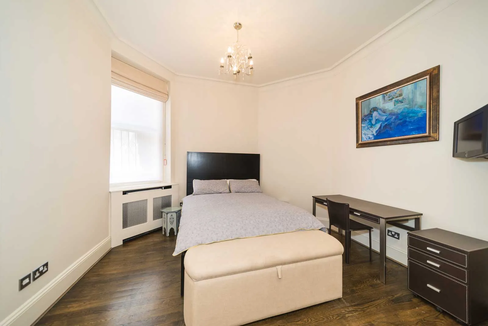 Flat Walton Street in Greater London