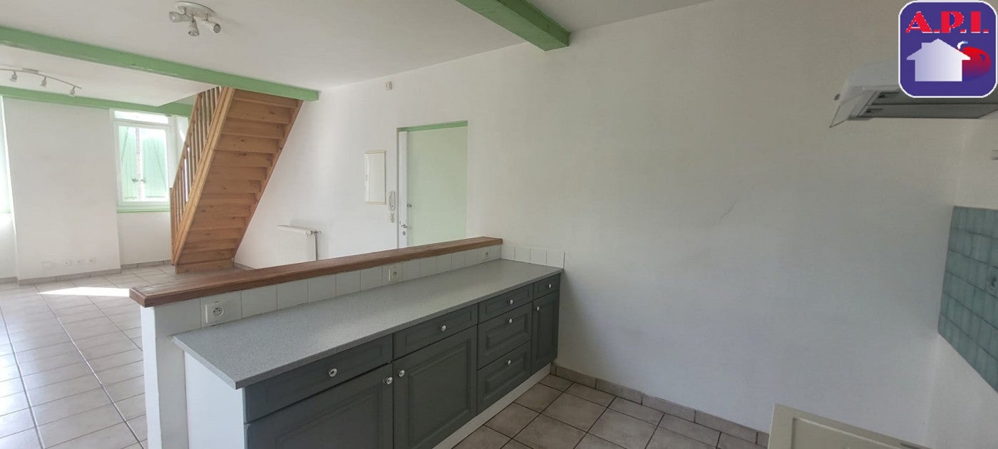 Flat Rue de l'École in Rieux-de-Pelleport