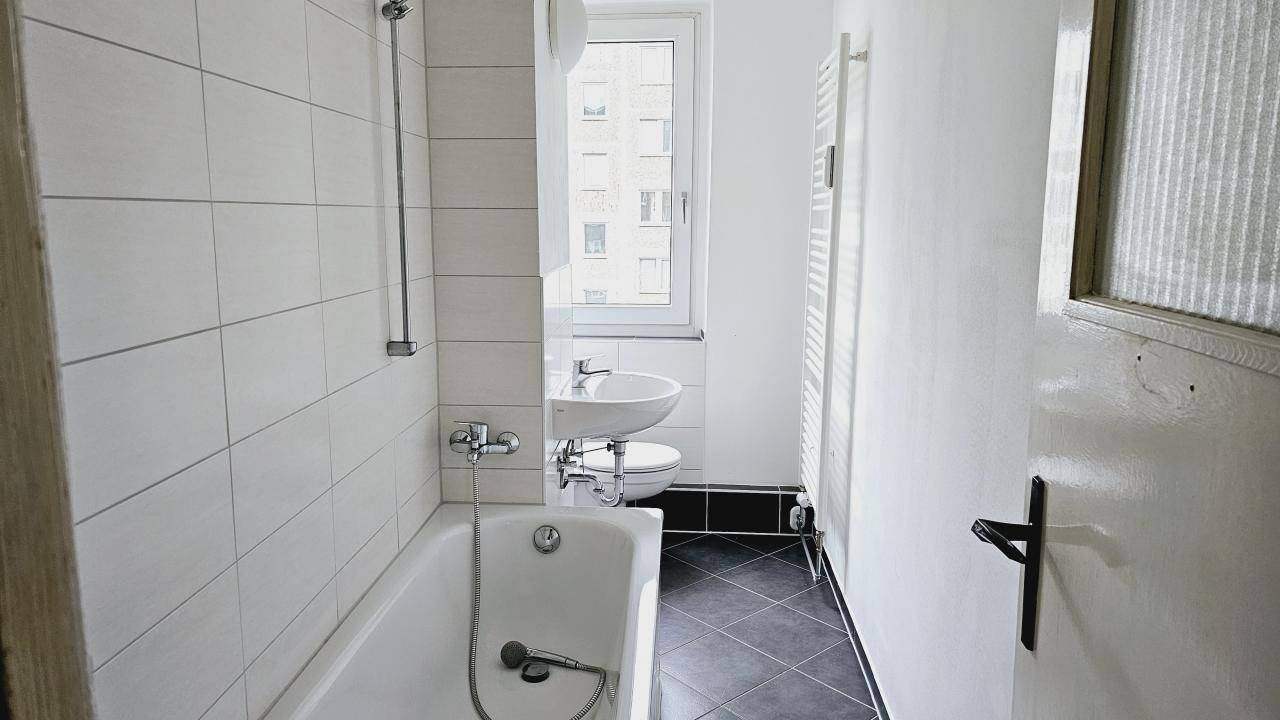 Wohnung Dequeder Straße in Magdeburg