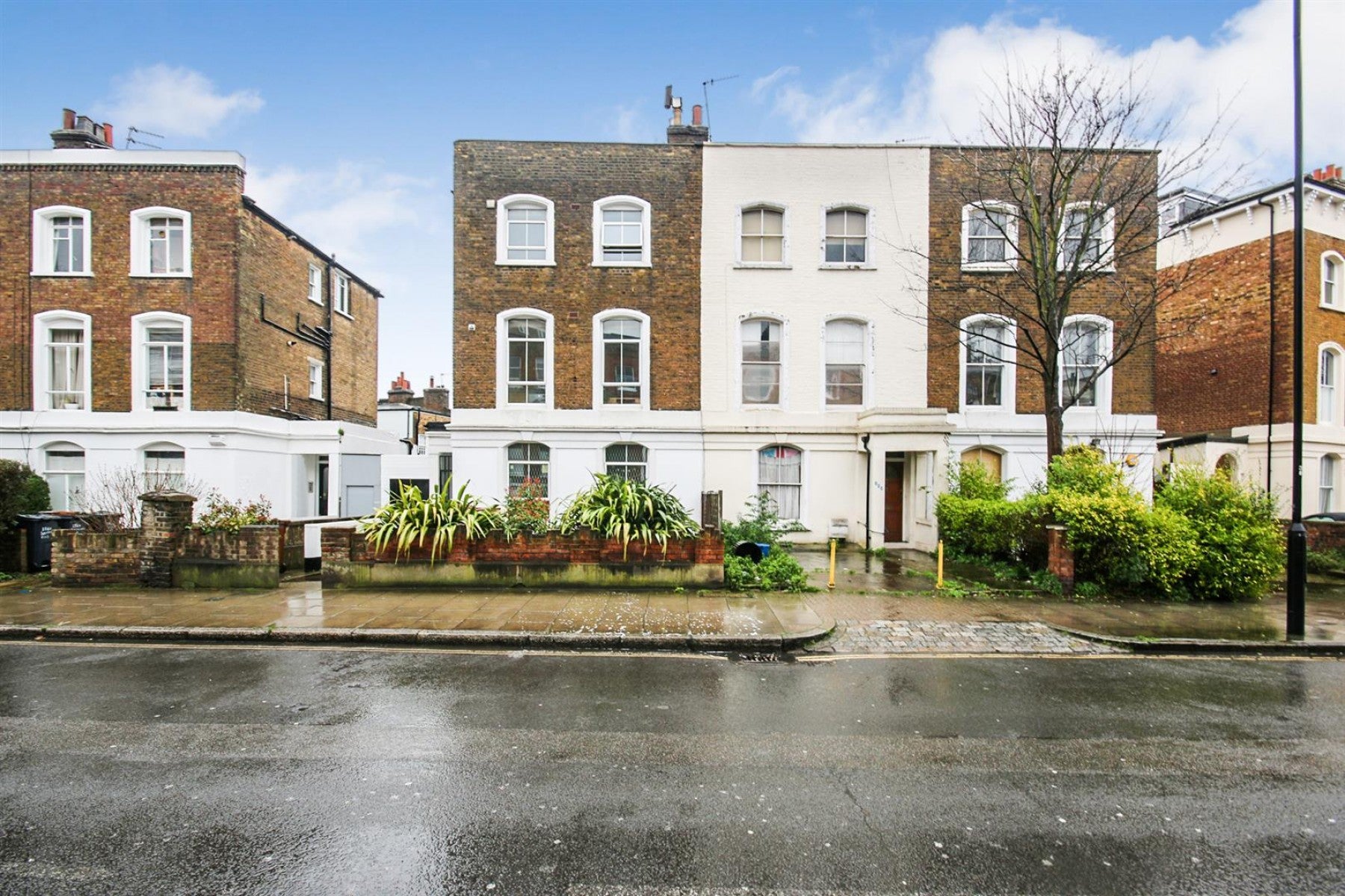 Flat Southgate Road in Greater London