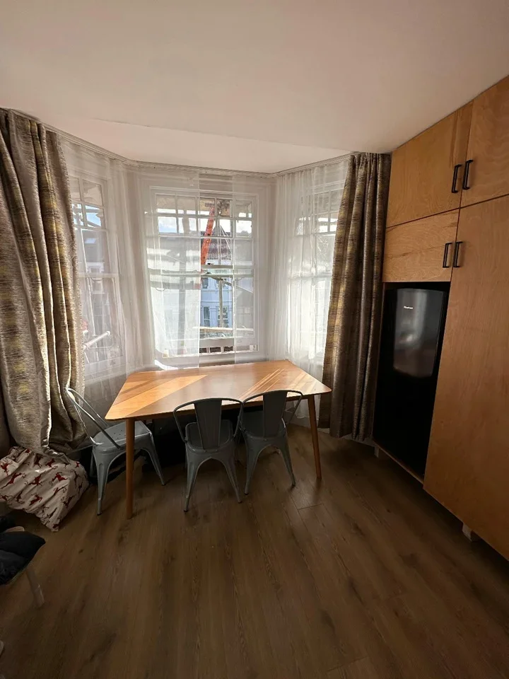 Room Maryland Road in Greater London