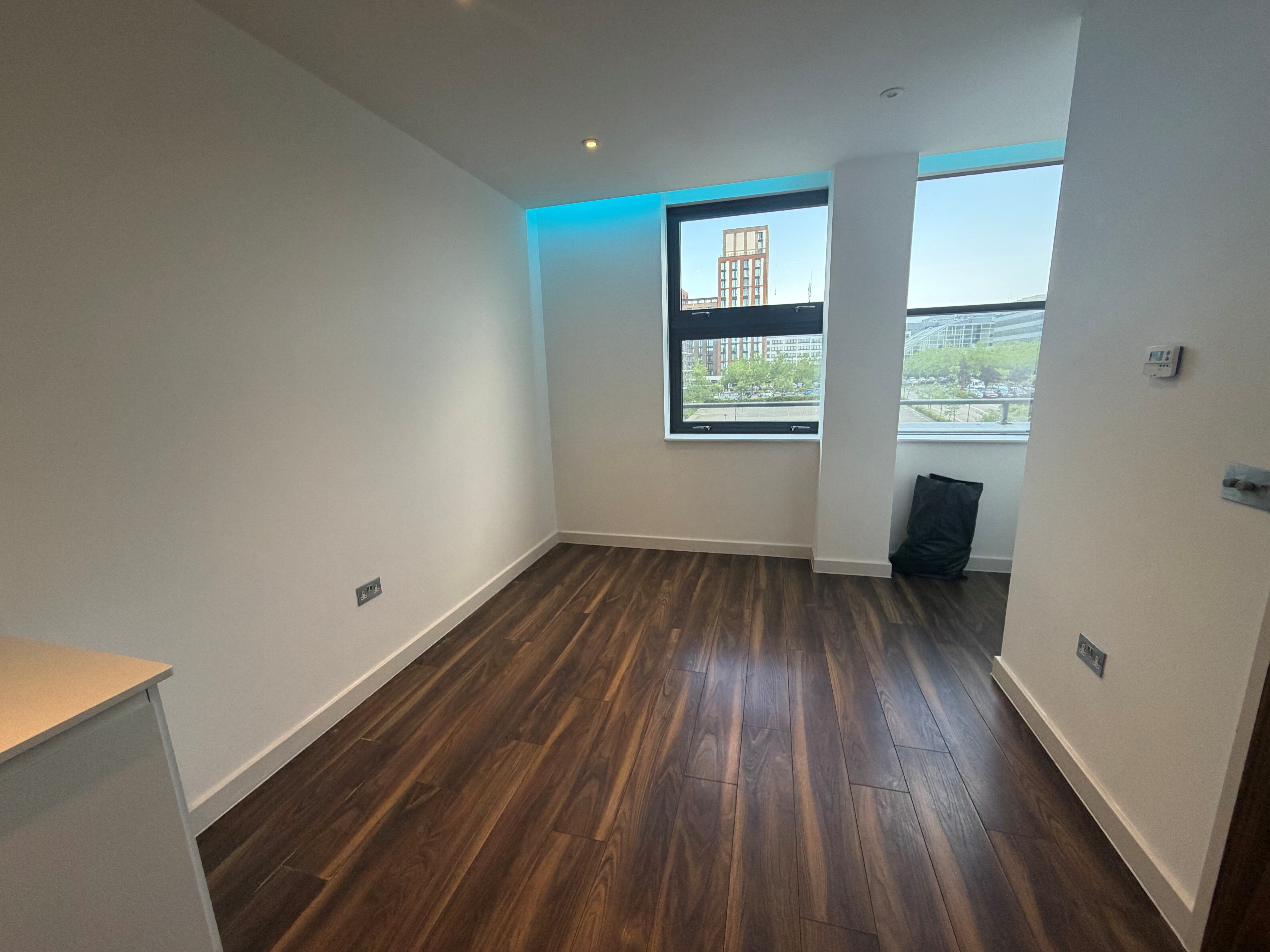 Flat South Sixth Street in Milton Keynes