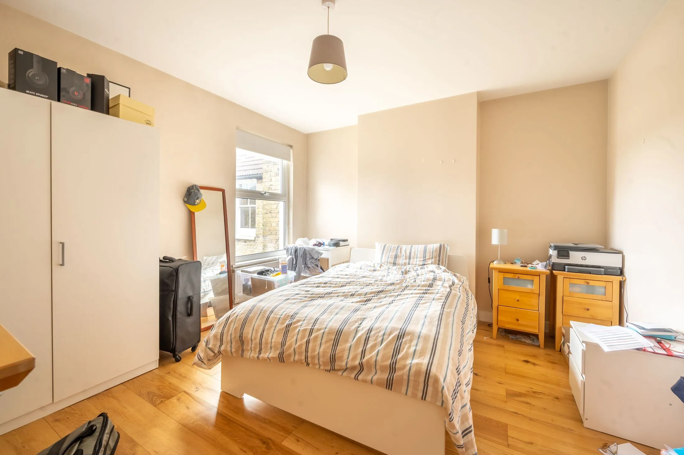 Flat Radbourne Road in Greater London