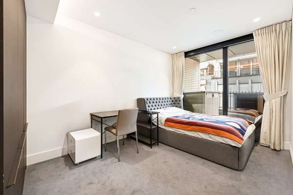Flat Rathbone Place in City of Westminster