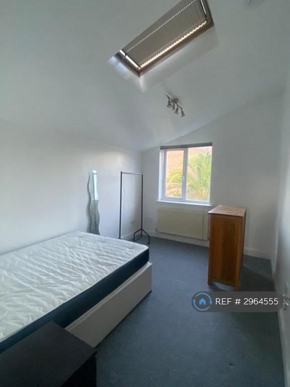 House Fenham Road in Greater London