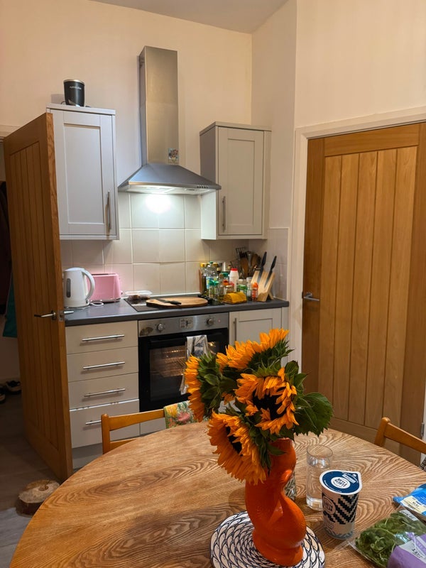 Room Egerton Street in Cardiff