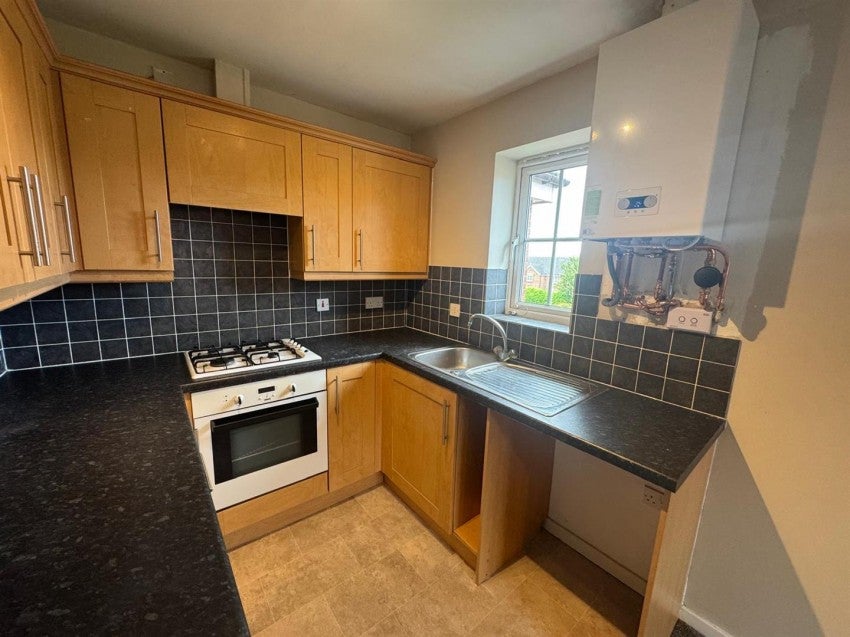 Flat Wyre Close in Bradford