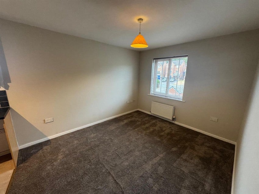 Flat Wyre Close in Bradford