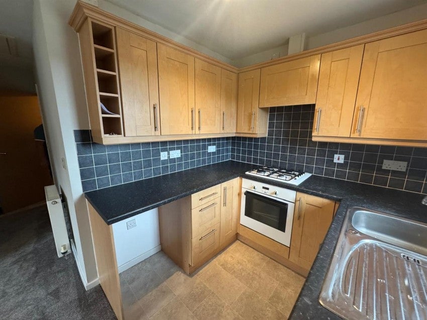 Flat Wyre Close in Bradford