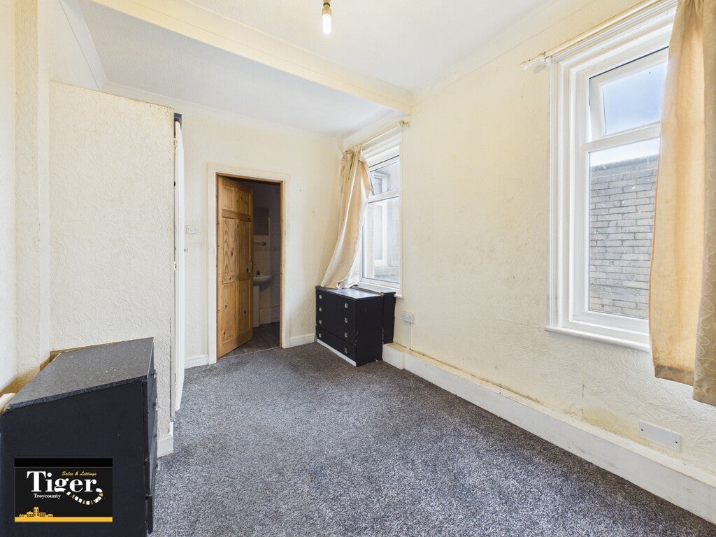 Flat Victoria Road West in Borough of Wyre