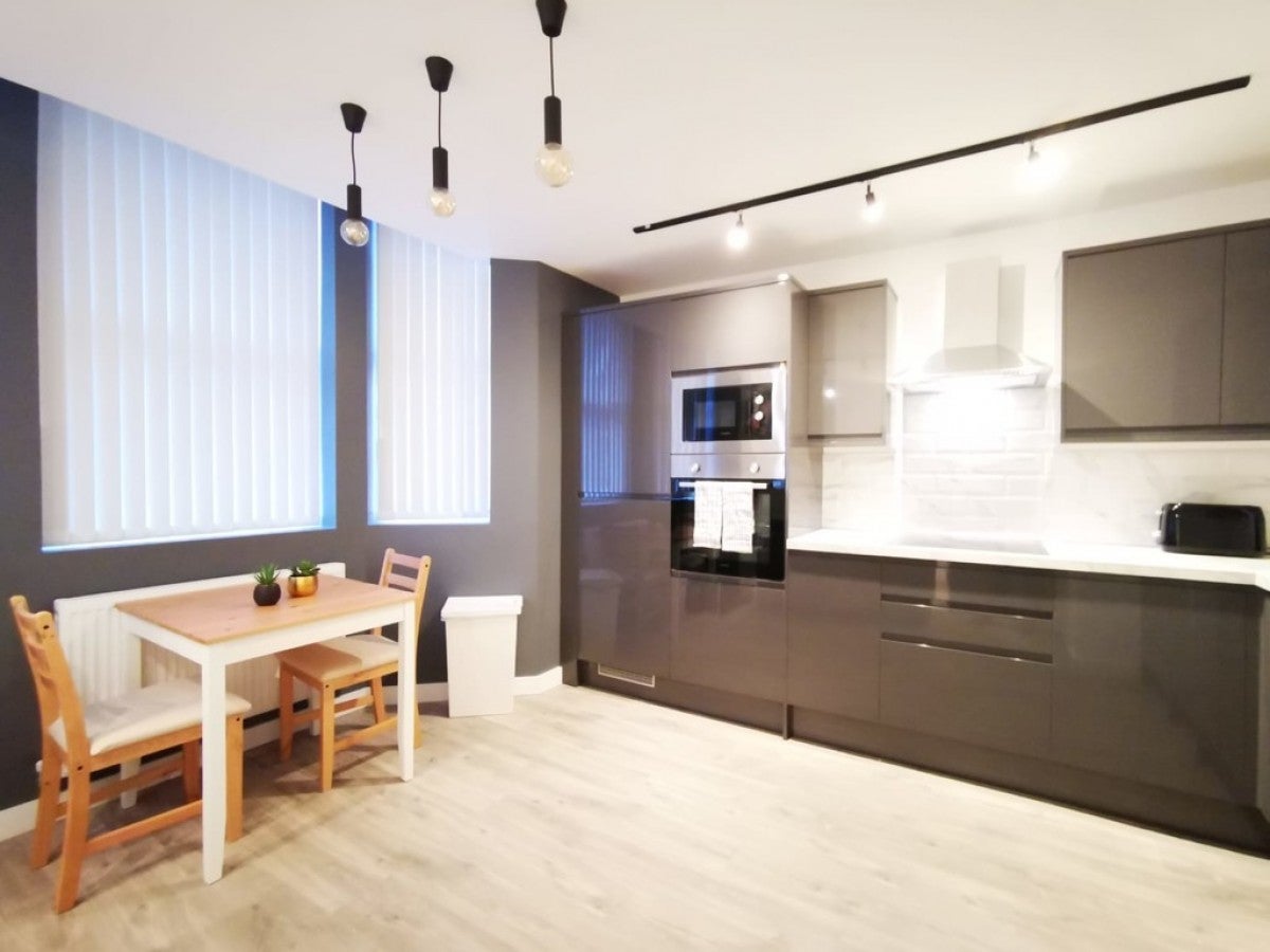 Flat Ferndale Road in Liverpool