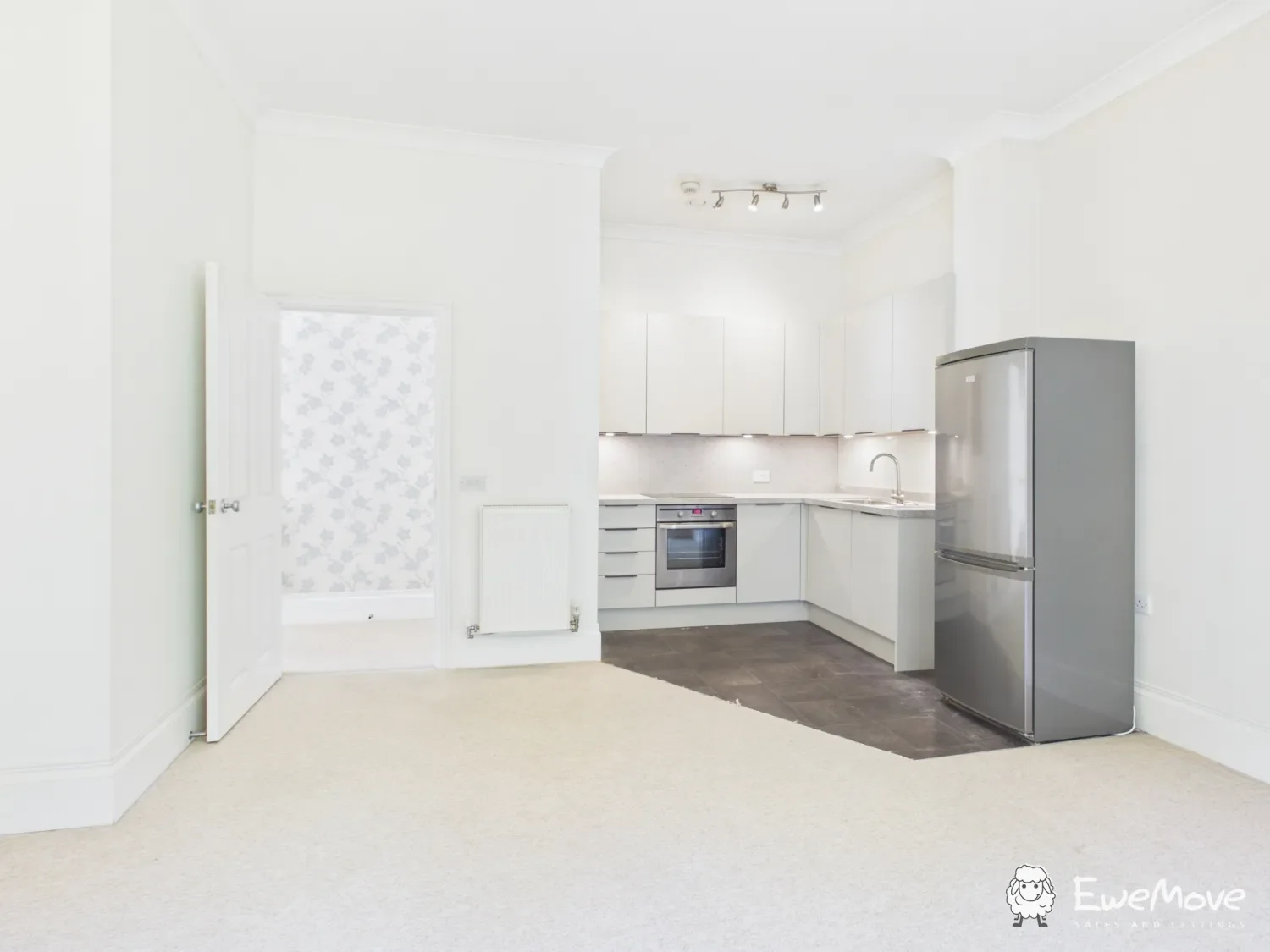 Flat Suttones Place in Southampton