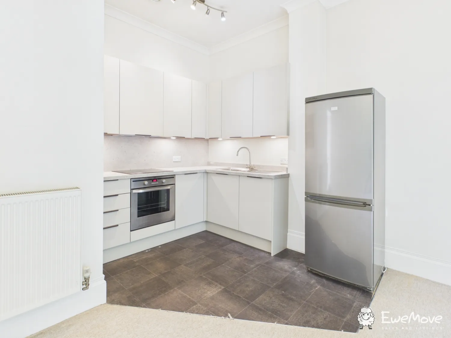 Flat Suttones Place in Southampton