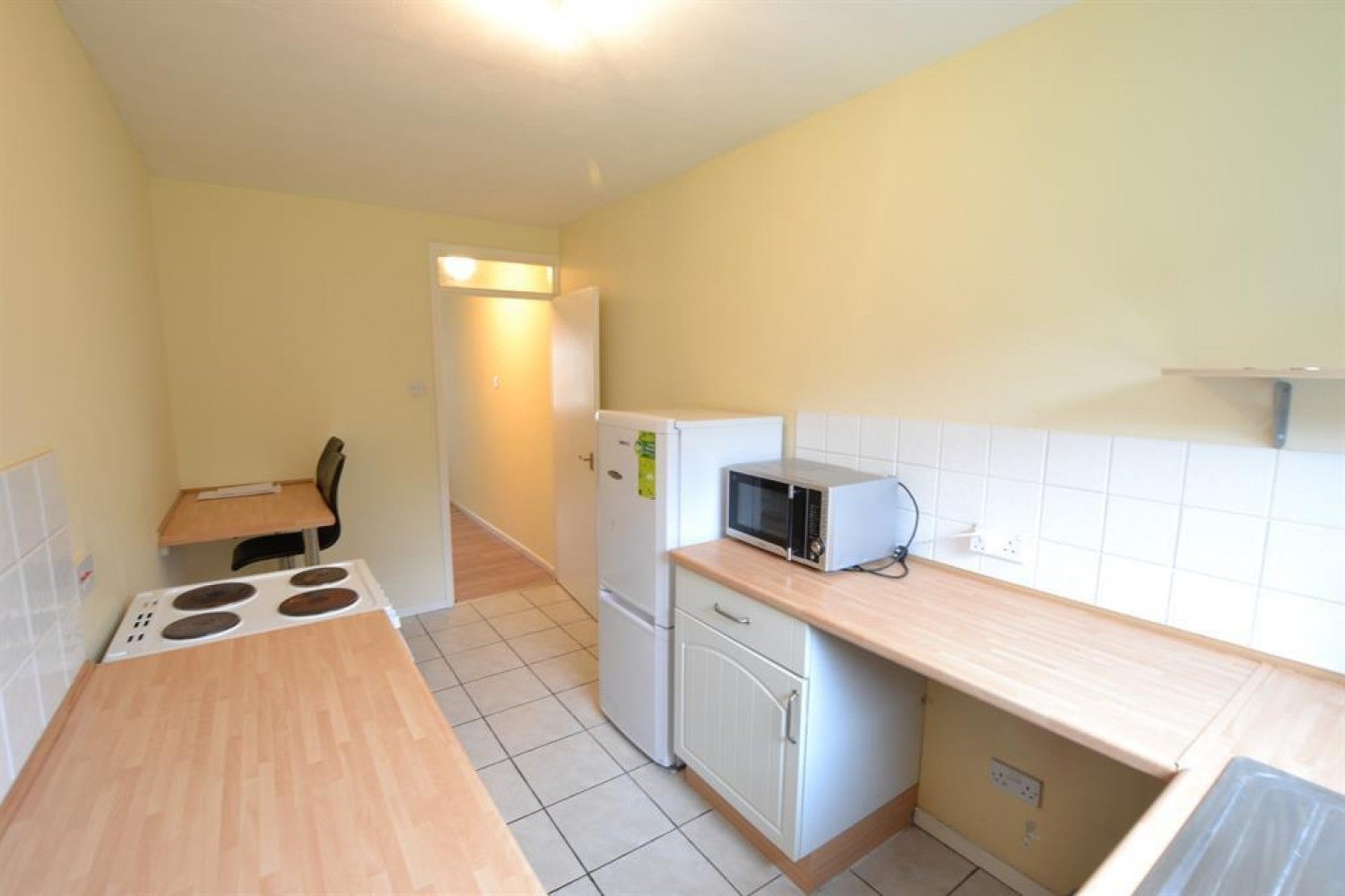Flat Wiltshire Drive in Dudley
