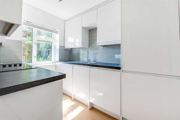 Flat Sunnyside in Greater London
