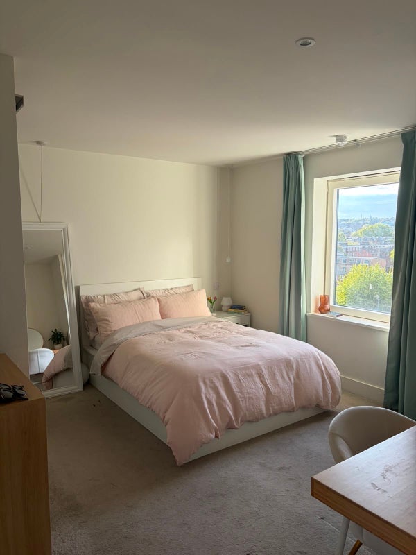 Flat Tiltman Place in Greater London