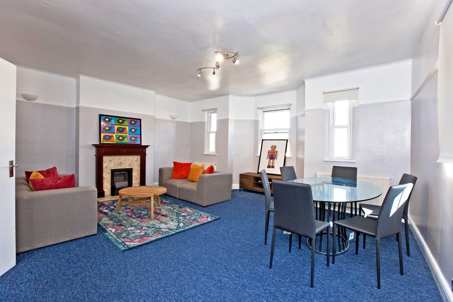 Flat Finchley Road in Greater London
