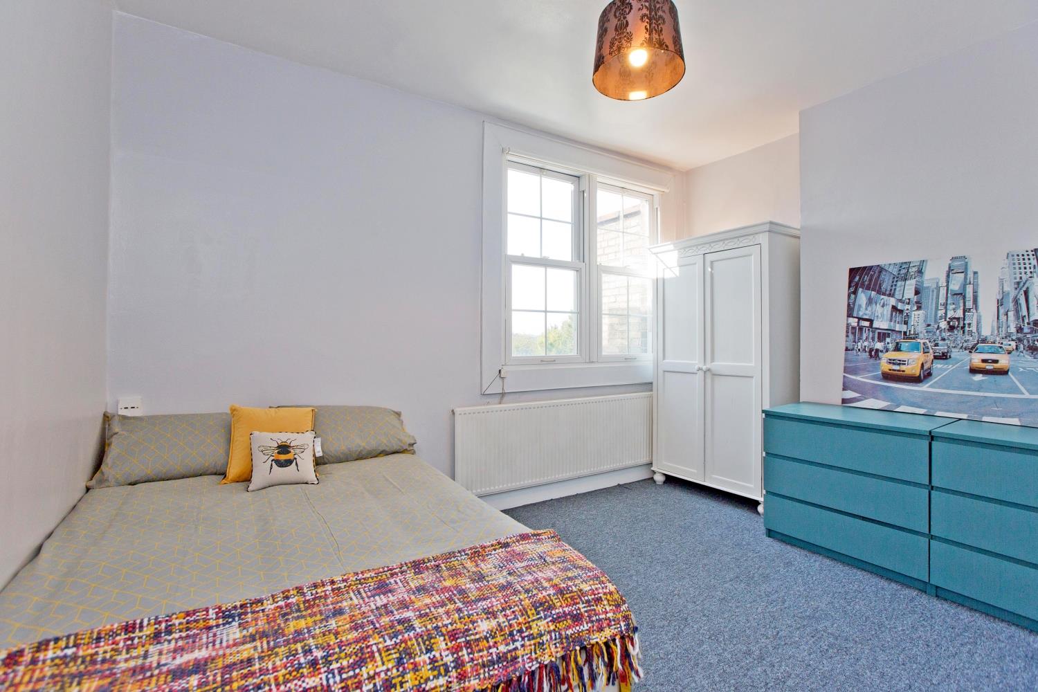 Flat Finchley Road in Greater London