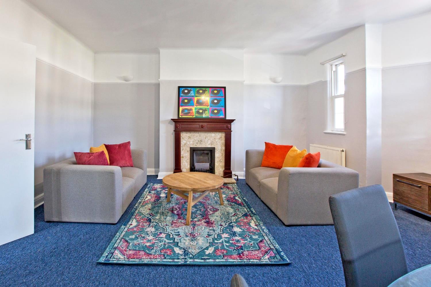 Flat Finchley Road in Greater London