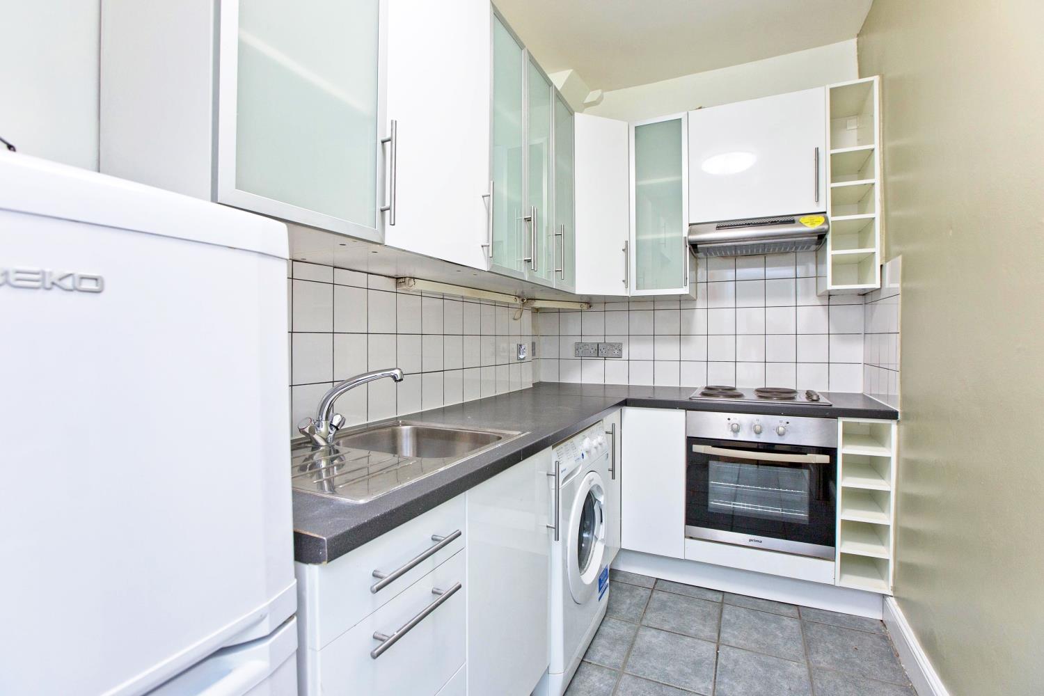 Flat Finchley Road in Greater London