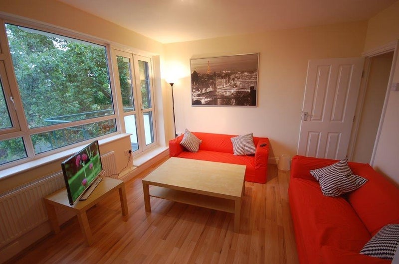 Room Princes Way in Greater London