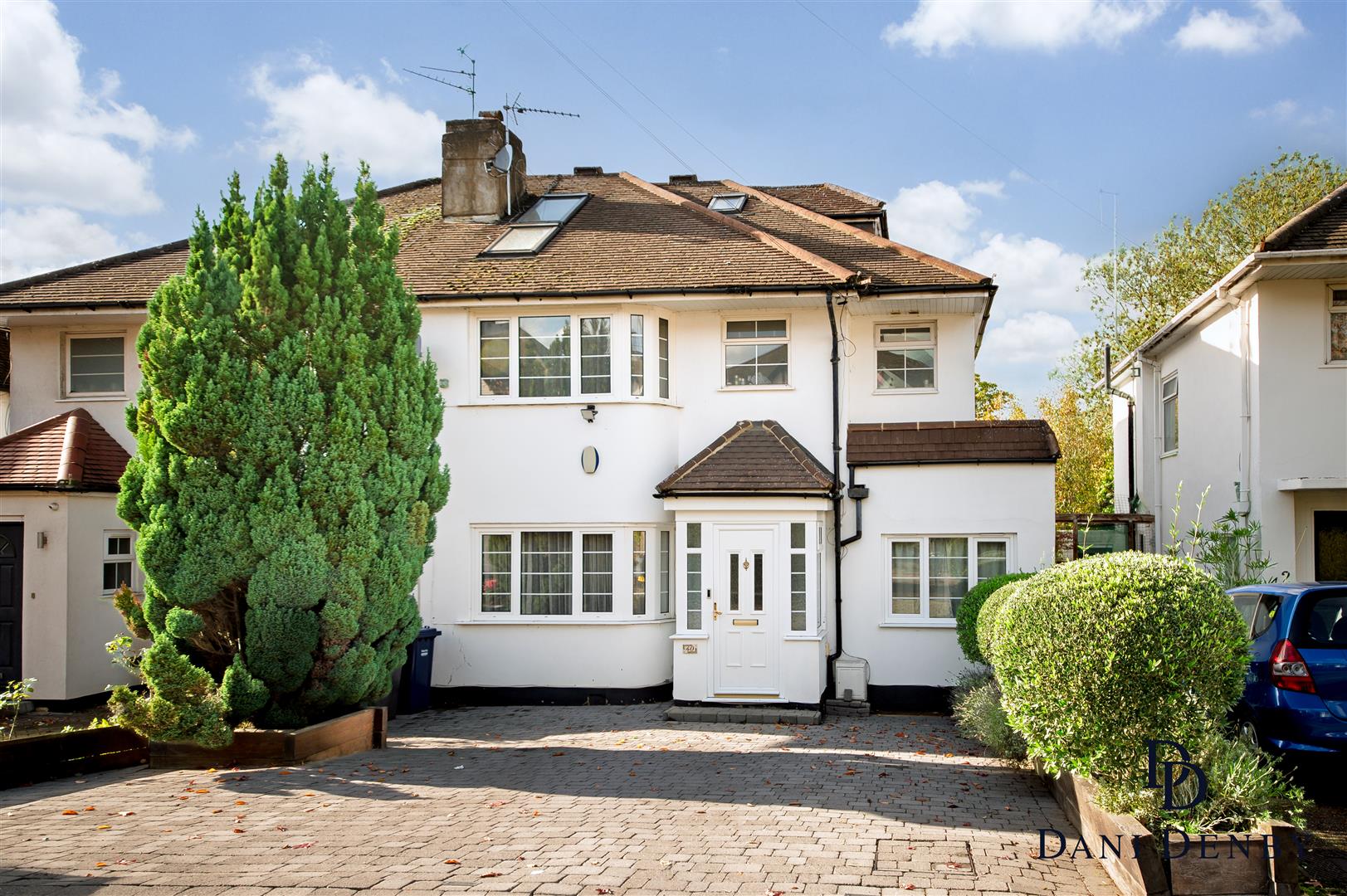 House Upcroft Avenue in Greater London