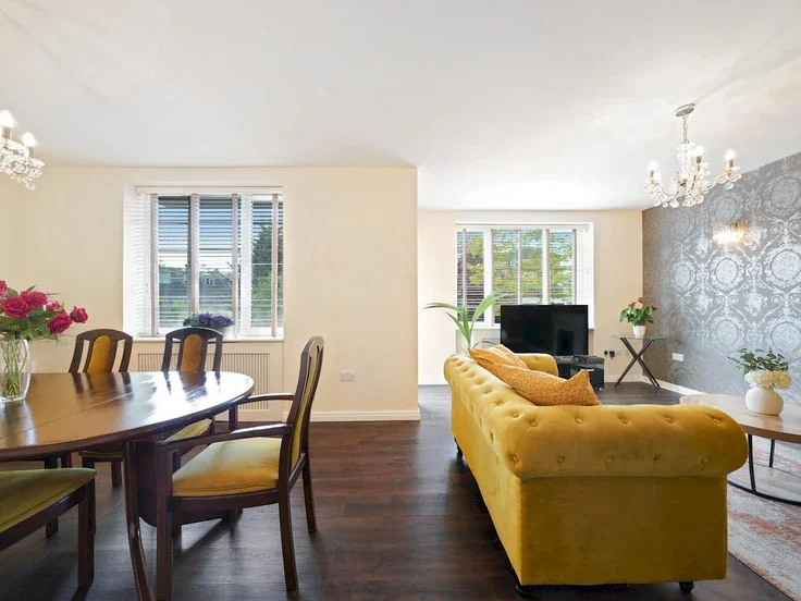 Flat Finchley Road in Greater London