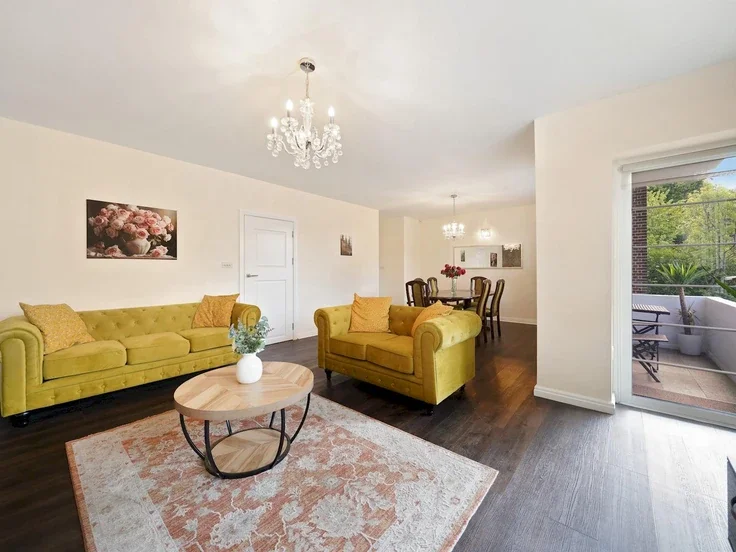 Flat Finchley Road in Greater London