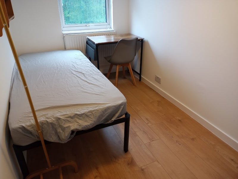 Room Cressingham Gardens in Greater London