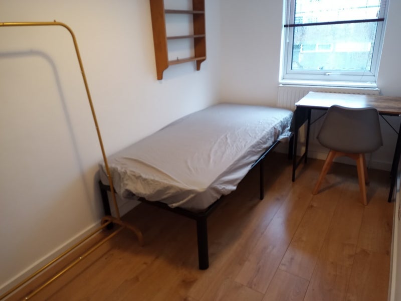 Room Cressingham Gardens in Greater London