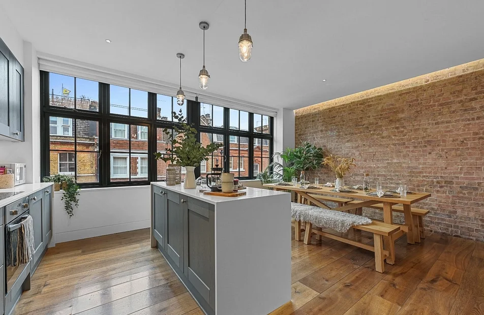 Flat Great Titchfield Street in City of Westminster