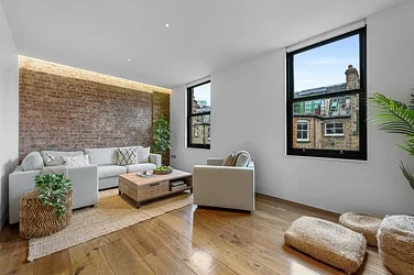 Flat Great Titchfield Street in City of Westminster