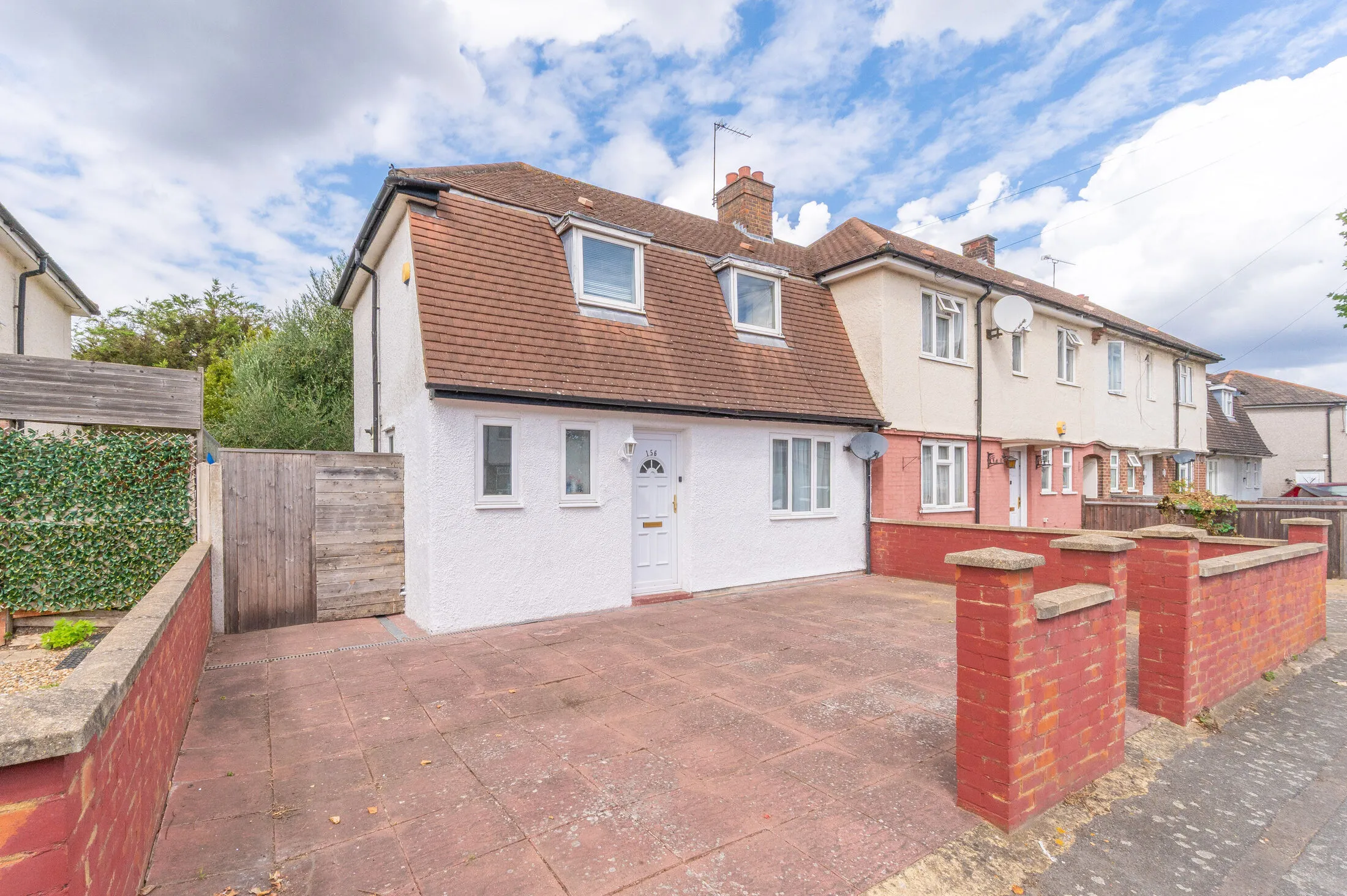 House Sumner Road South in Greater London