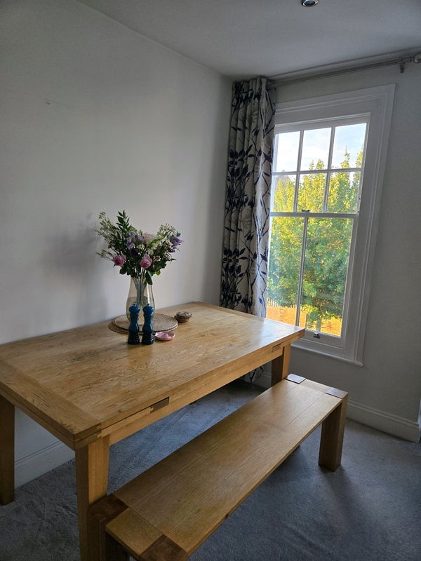 Room Bassingham Road in Greater London
