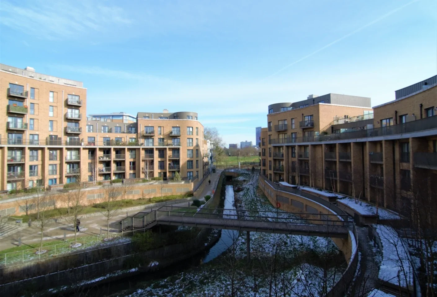 Flat Cabot Close in Greater London