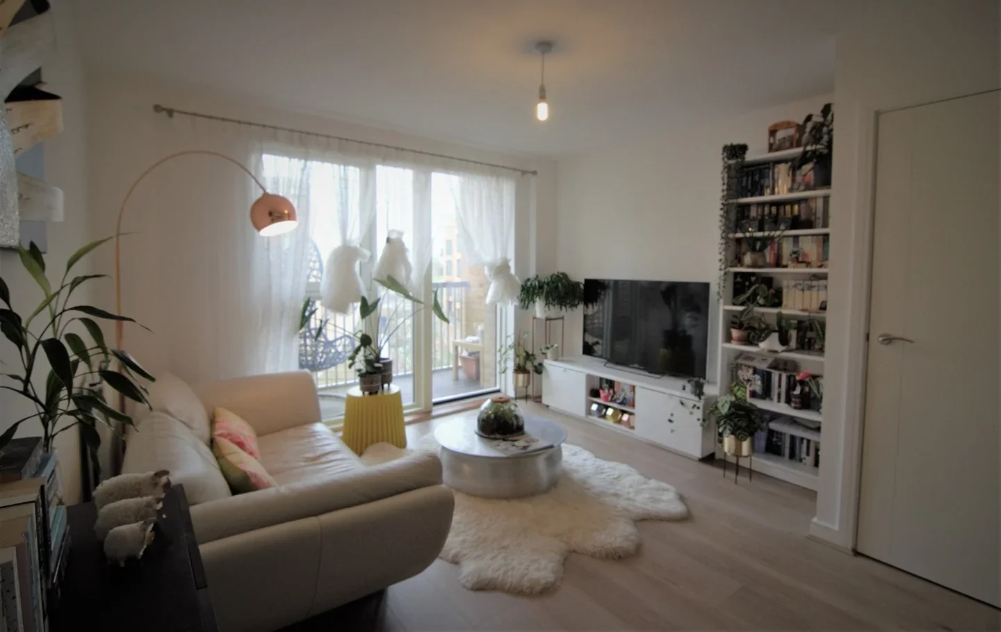 Flat Cabot Close in Greater London