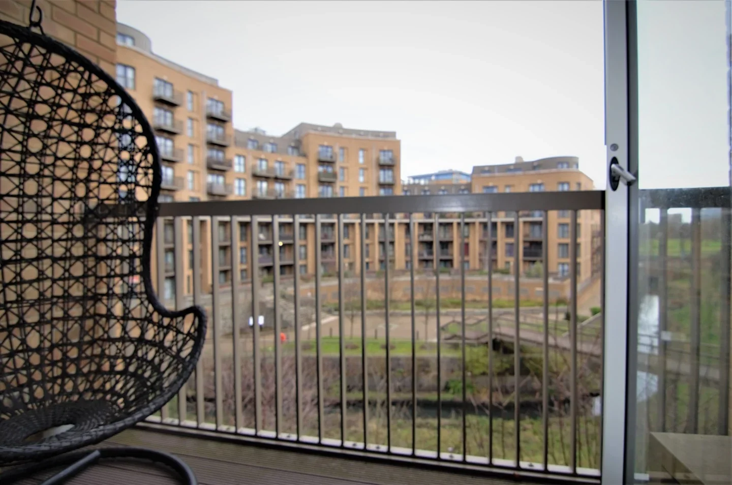 Flat Cabot Close in Greater London