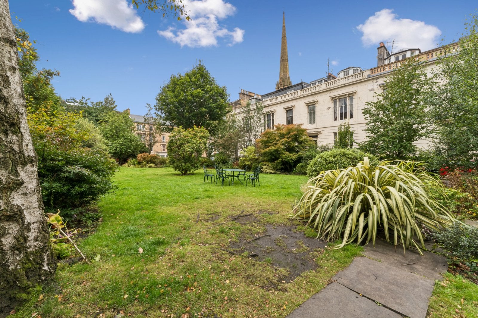 Flat Lansdowne Crescent in Glasgow