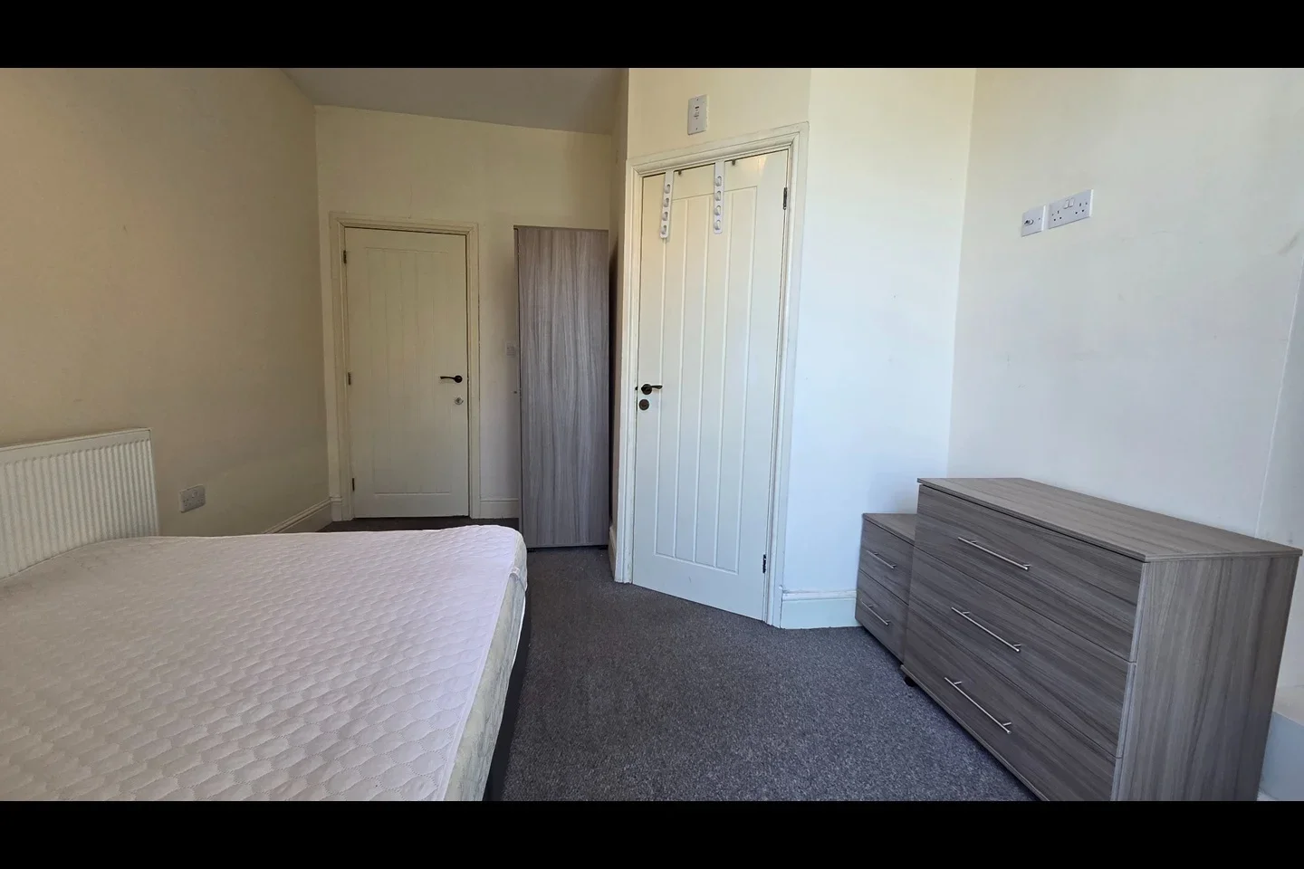 Room Ropery Road in West Lindsey
