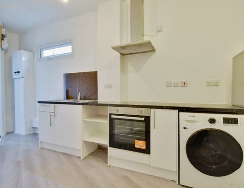 Flat Gade Avenue in Watford