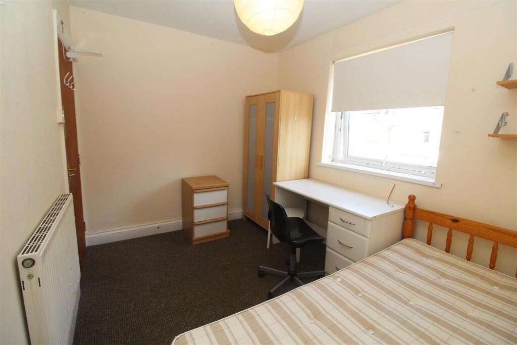 Room Ruthin Gardens in Cardiff