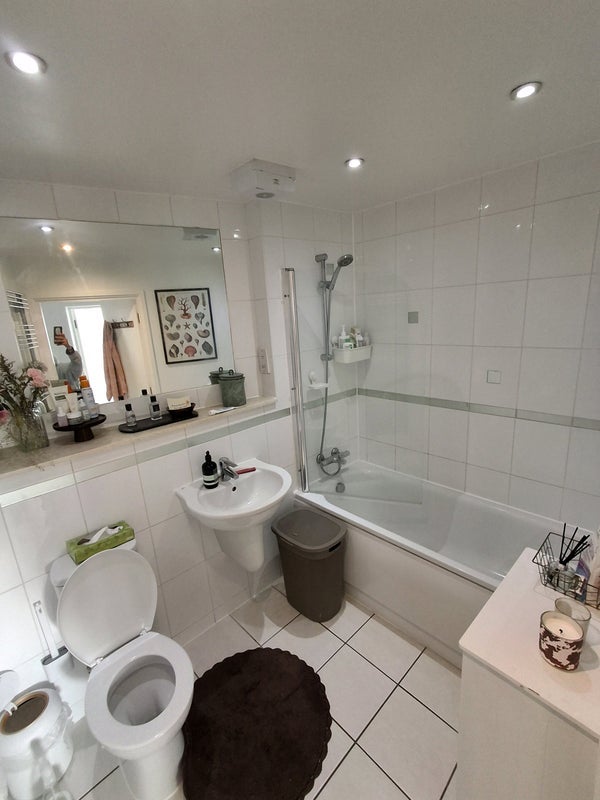 Room Hawgood Street in Greater London