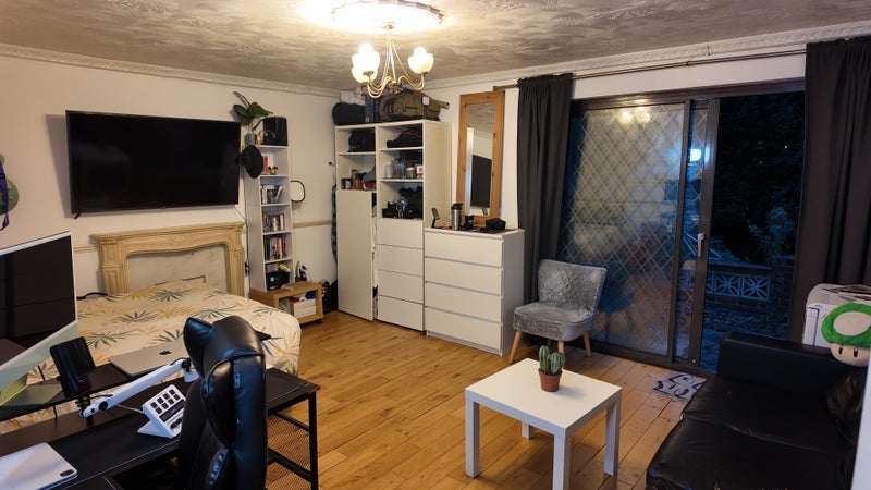 Room Southwark Park Road in Greater London