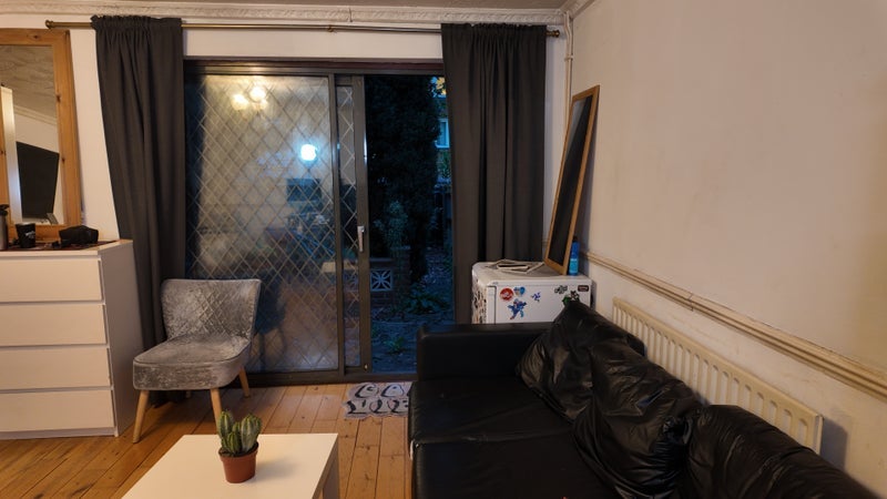 Room Southwark Park Road in Greater London