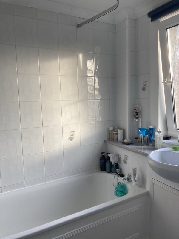 Room Clermiston Avenue in City of Edinburgh