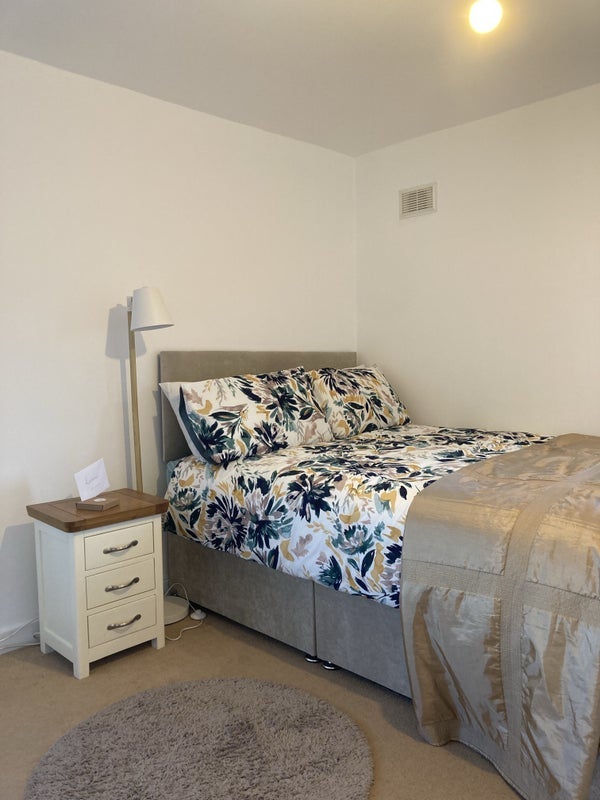 Room Clermiston Avenue in City of Edinburgh