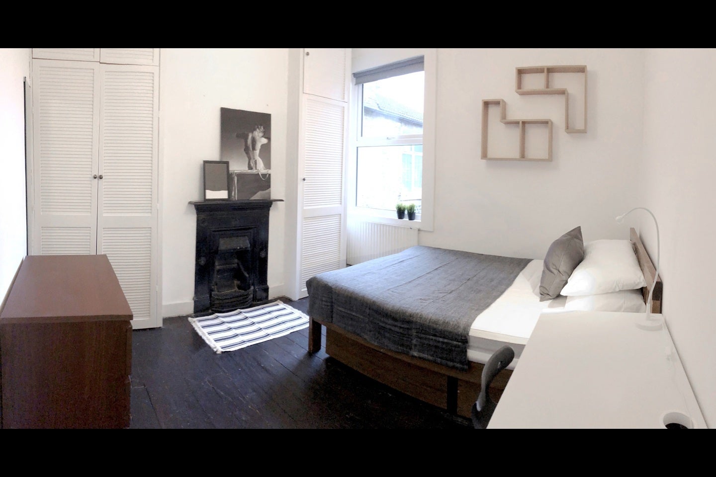 Room University Road in Greater London