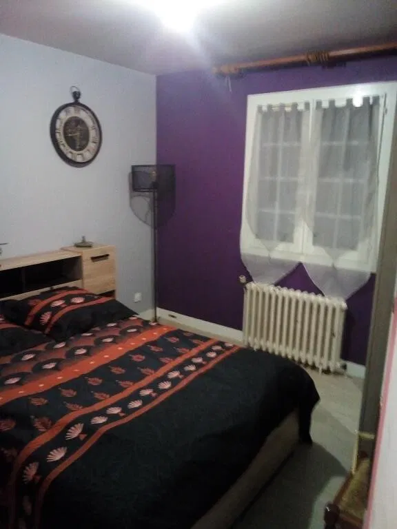 Chambre Rue de la Cheminée Peynault à Amilly