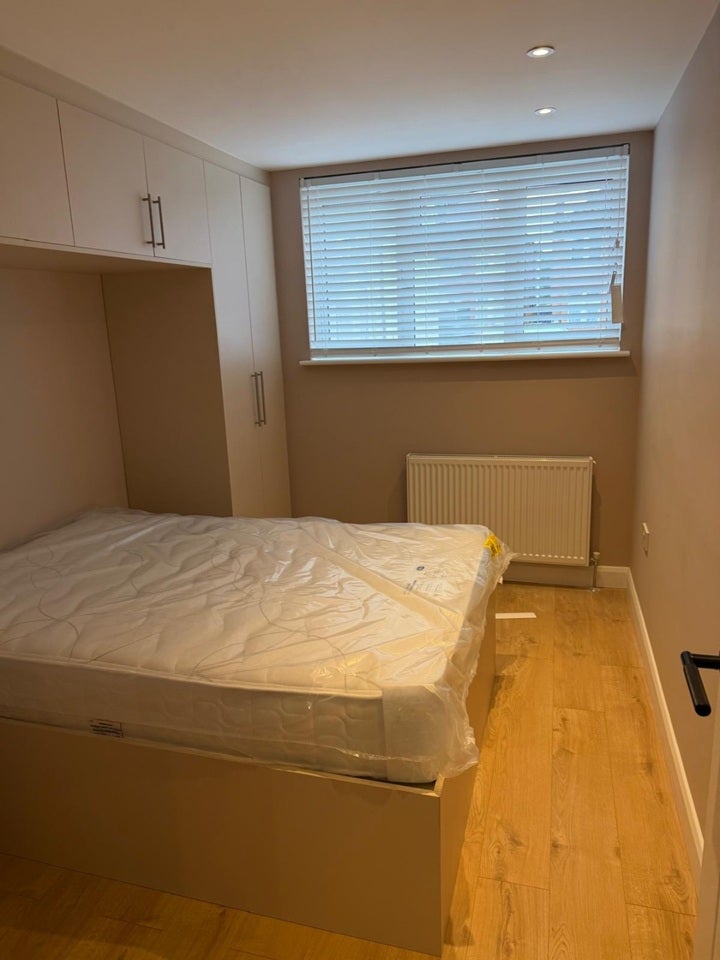 Flat Gayton Road in Greater London