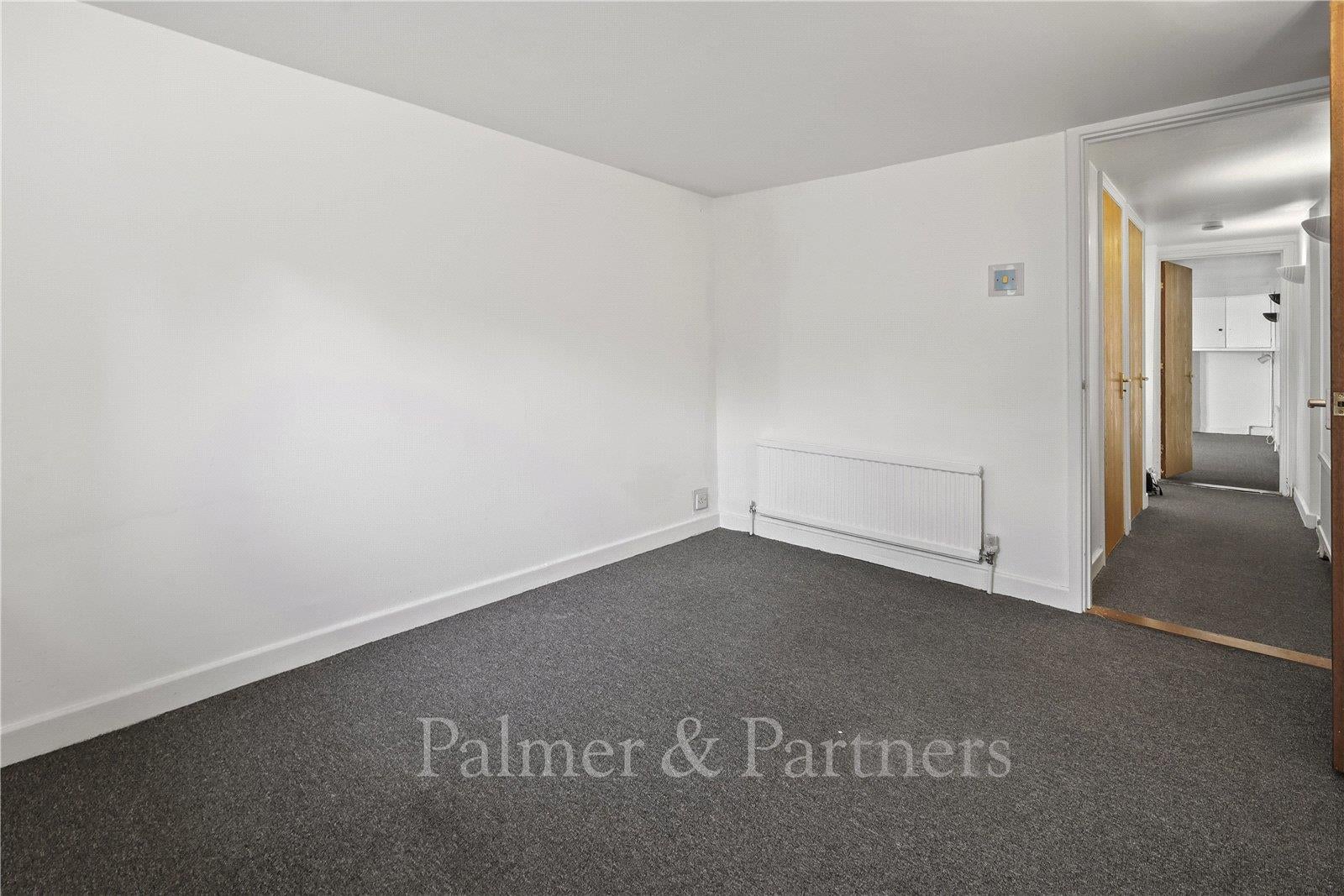 Flat Warwick Road in Ipswich